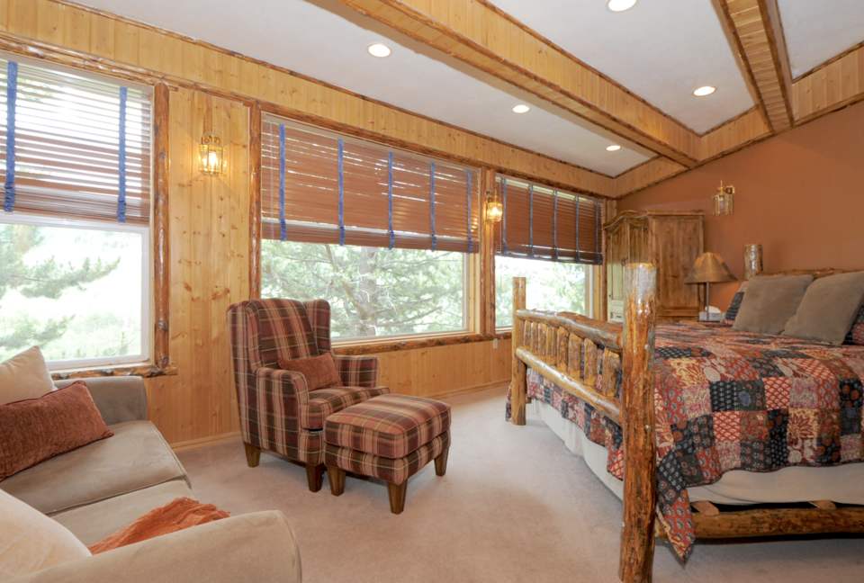 Timber Moose: America's Biggest Log Cabin - Heber City, Utah