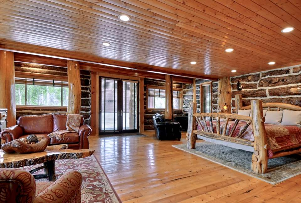 Timber Moose: America's Biggest Log Cabin - Heber City, Utah