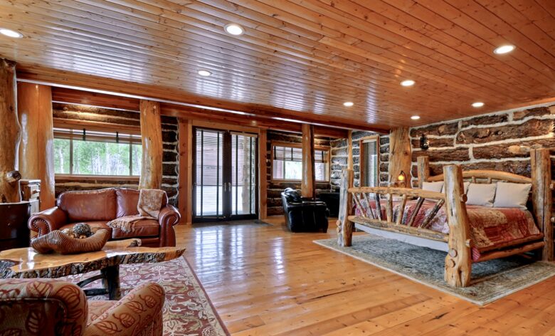 Timber Moose: America's Biggest Log Cabin - Heber City, Utah