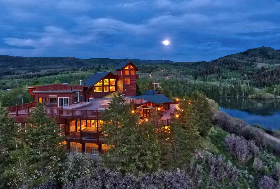 Timber Moose: America's Biggest Log Cabin - Heber City, Utah