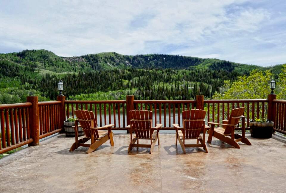 Timber Moose: America's Biggest Log Cabin - Heber City, Utah