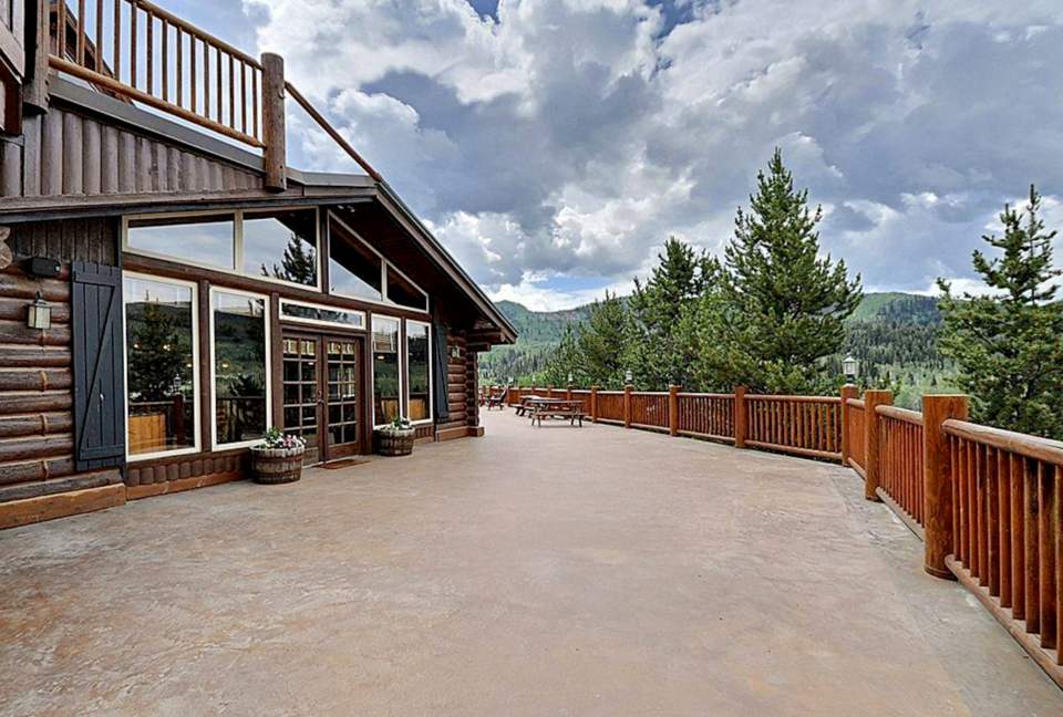 Timber Moose: America's Biggest Log Cabin - Heber City, Utah