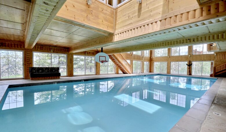 Timber Moose: America's Biggest Log Cabin - Heber City, Utah