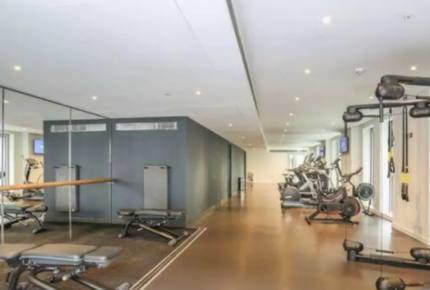 Stylish London 25th Floor Apartment - London, United Kingdom