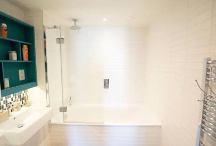 Stylish London 25th Floor Apartment - London, United Kingdom