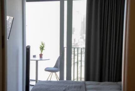 Stylish London 25th Floor Apartment - London, United Kingdom