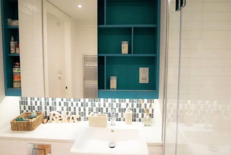 Stylish London 25th Floor Apartment - London, United Kingdom