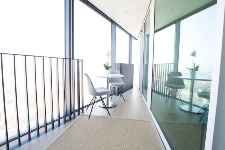 Stylish London 25th Floor Apartment - London, United Kingdom