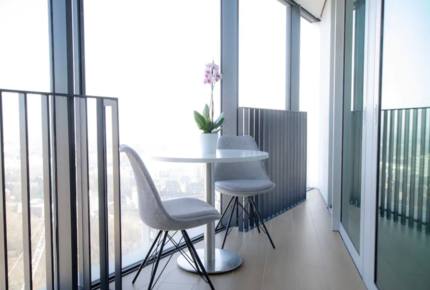 Stylish London 25th Floor Apartment - London, United Kingdom