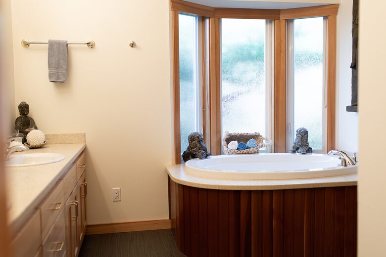 Stunning Oregon Coast House of Tranquility - Waldport, Oregon