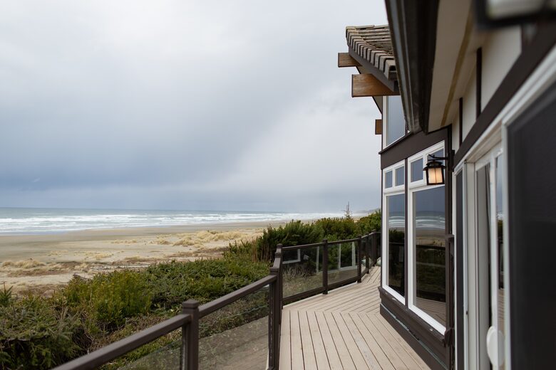 Stunning Oregon Coast House of Tranquility - Waldport, Oregon