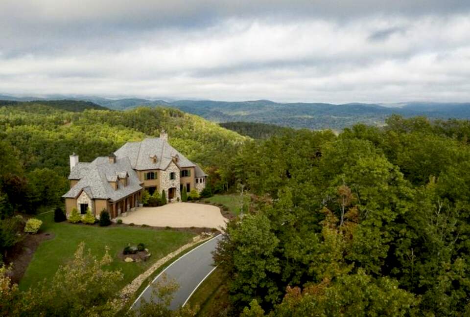 Waving Bear Vistas - Boone, North Carolina