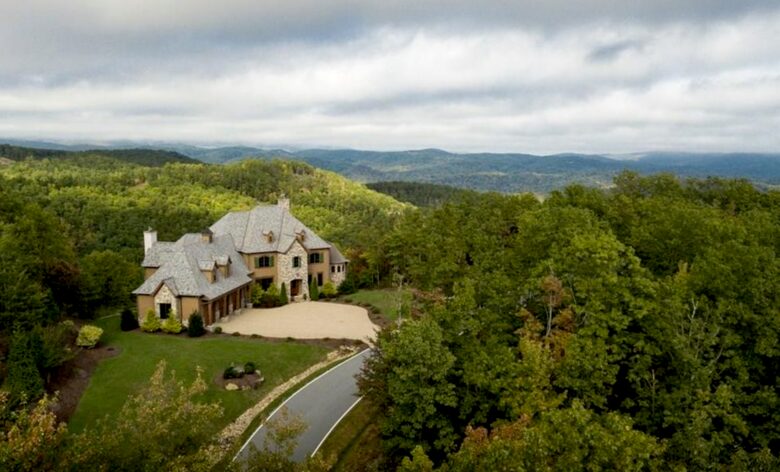 Waving Bear Vistas - Boone, North Carolina