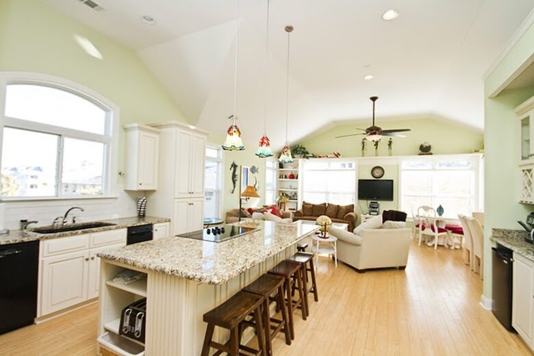 Home Exchange in Tybee Island, GA large eat in kitchen