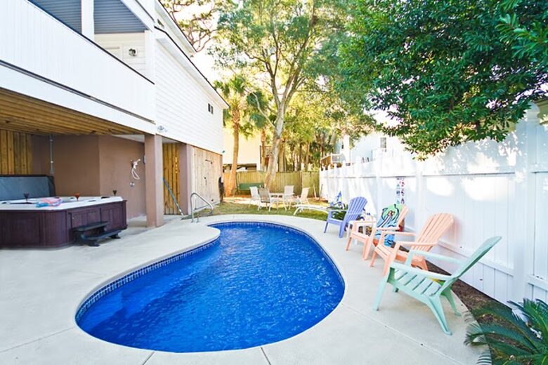 Home Exchange in Tybee Island, GA pool with hot tub