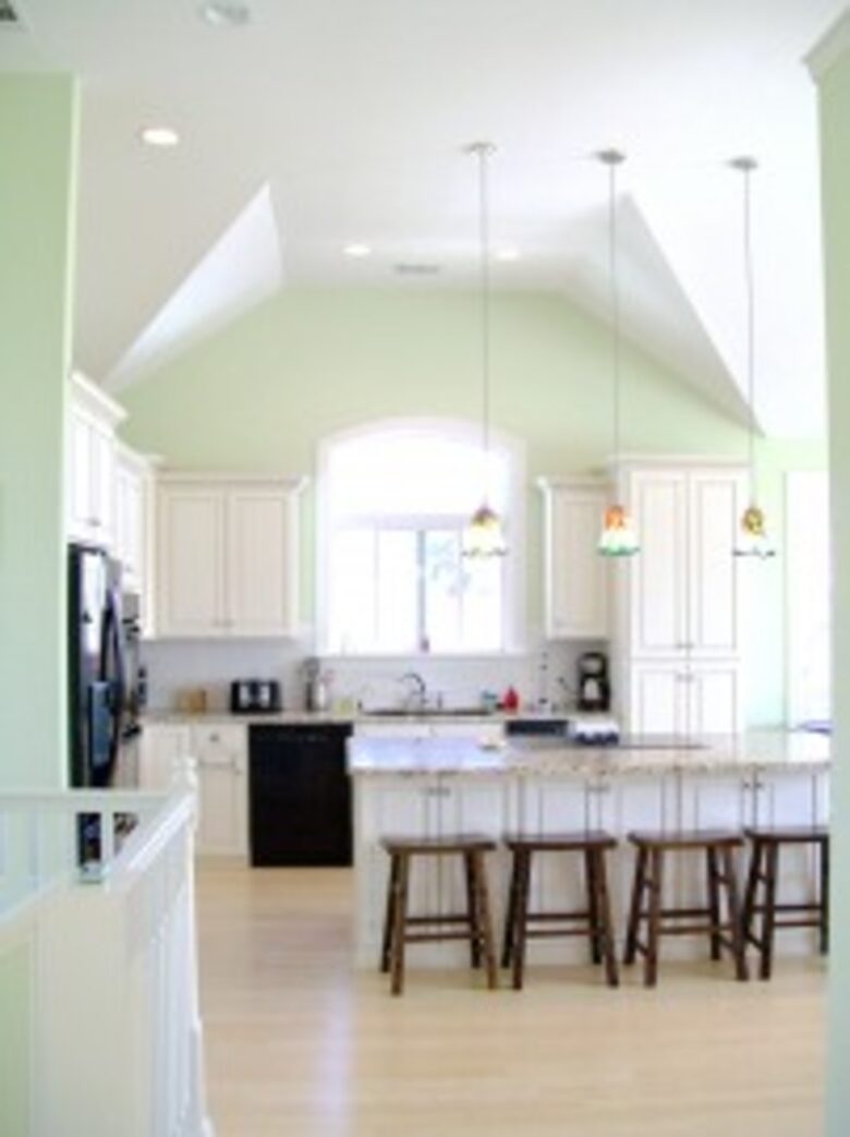 Home Exchange in Tybee Island, GA kitchen with high end upgrades