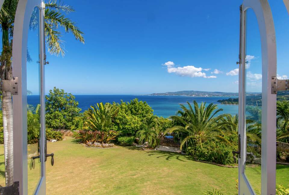 Montego Bay Compound - Bambu Villa - Hopewell, Jamaica