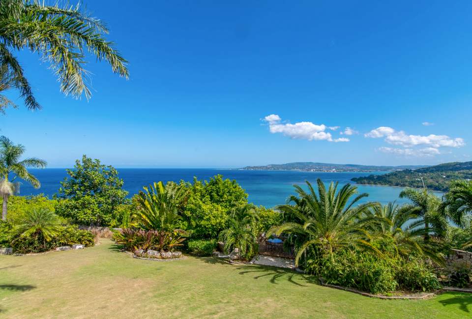 Montego Bay Compound - Bambu Villa - Hopewell, Jamaica