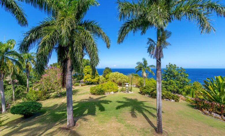 Montego Bay Compound - Bambu Villa - Hopewell, Jamaica