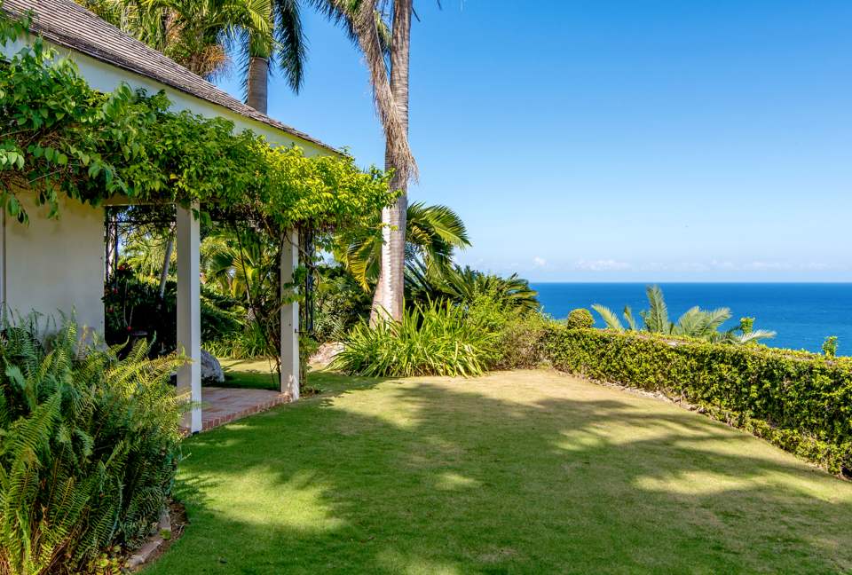 Montego Bay Compound - Bambu Villa - Hopewell, Jamaica