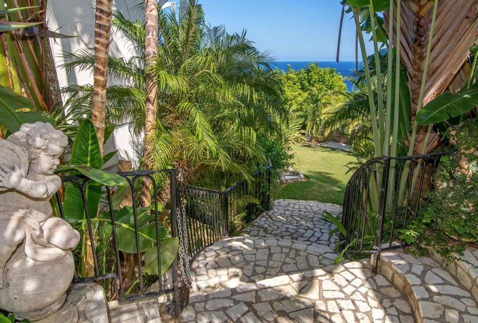 Montego Bay Compound - Bambu Villa - Hopewell, Jamaica