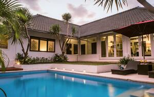 Villa Santai II - Kerobokan, Kuta, Indonesia