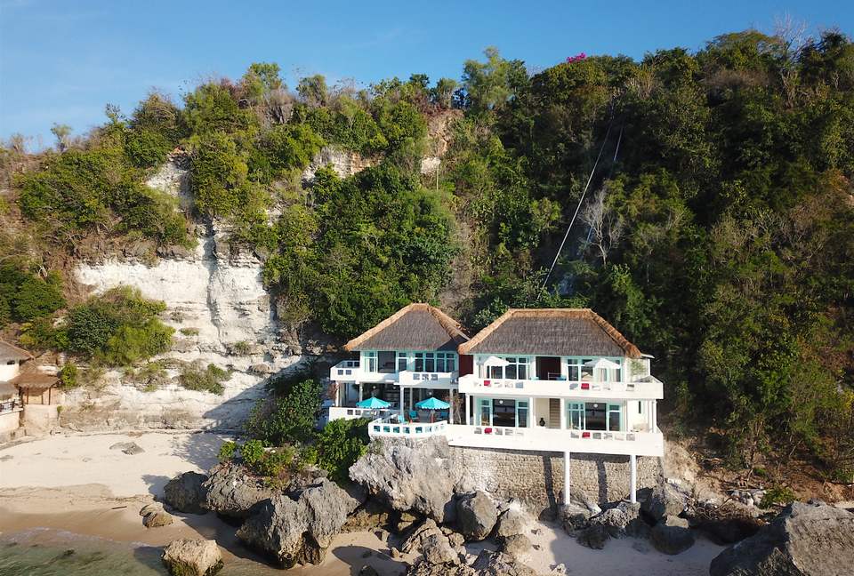 Mandala. The Rocks - Kuta Sel, Indonesia