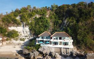 Mandala. The Rocks - Kuta Sel, Indonesia