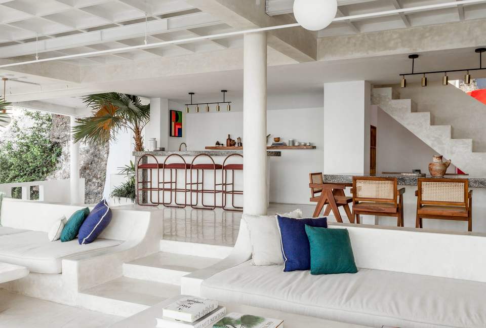 Mandala. The Rocks - Kuta Sel, Indonesia