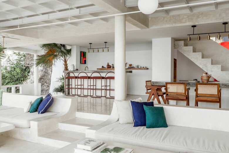 Mandala. The Rocks - Kuta Sel, Indonesia