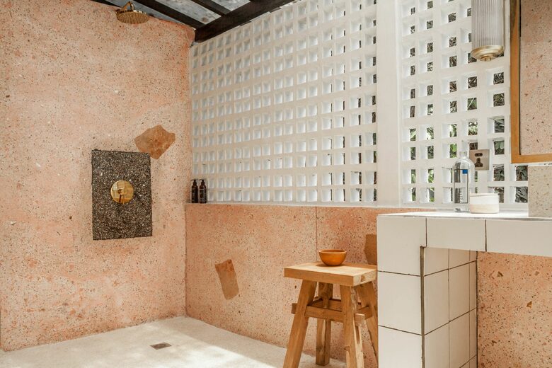 Mandala. The Rocks - Kuta Sel, Indonesia