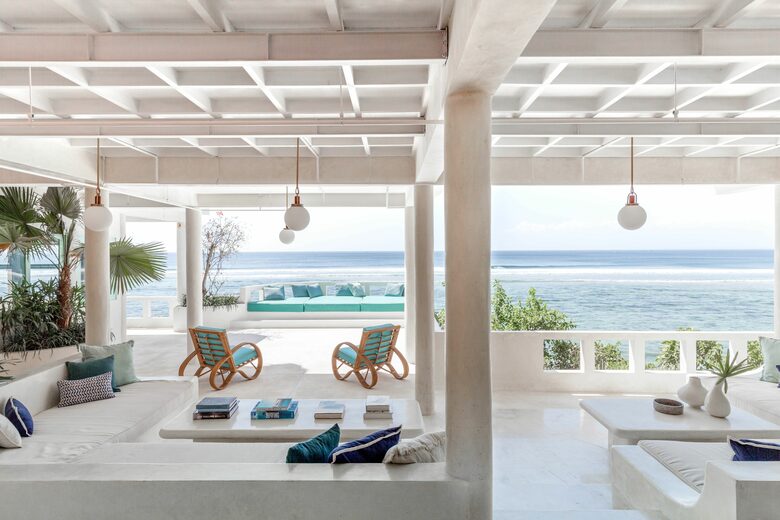 Mandala. The Rocks - Kuta Sel, Indonesia