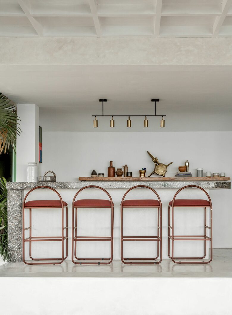 Mandala. The Rocks - Kuta Sel, Indonesia