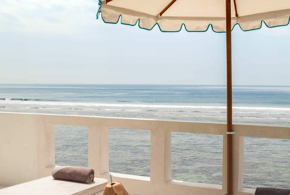 Mandala. The Rocks - Kuta Sel, Indonesia