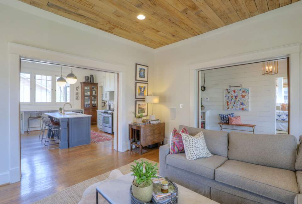 Hillsboro Luxury - Nashville, Tennessee