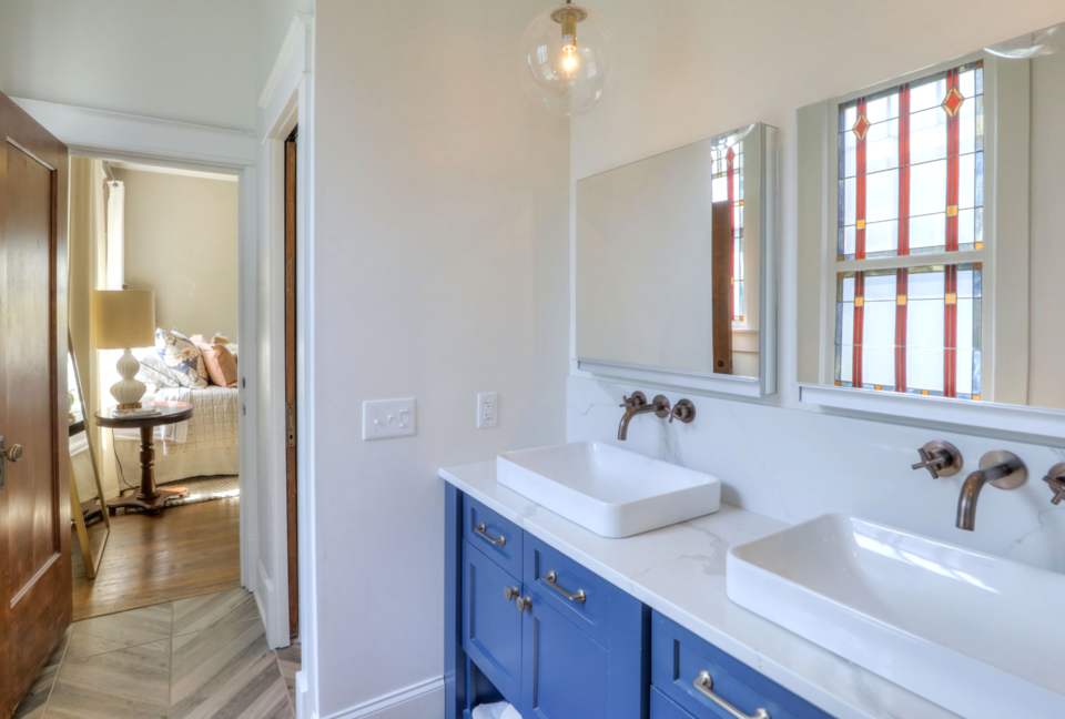 Hillsboro Luxury - Nashville, Tennessee