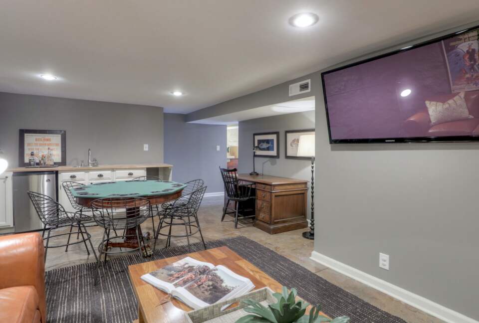 Hillsboro Luxury - Nashville, Tennessee