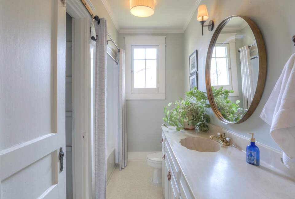 Hillsboro Luxury - Nashville, Tennessee