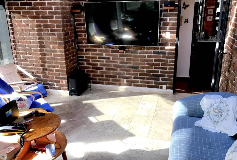 Office/Den - connected to upper MB.