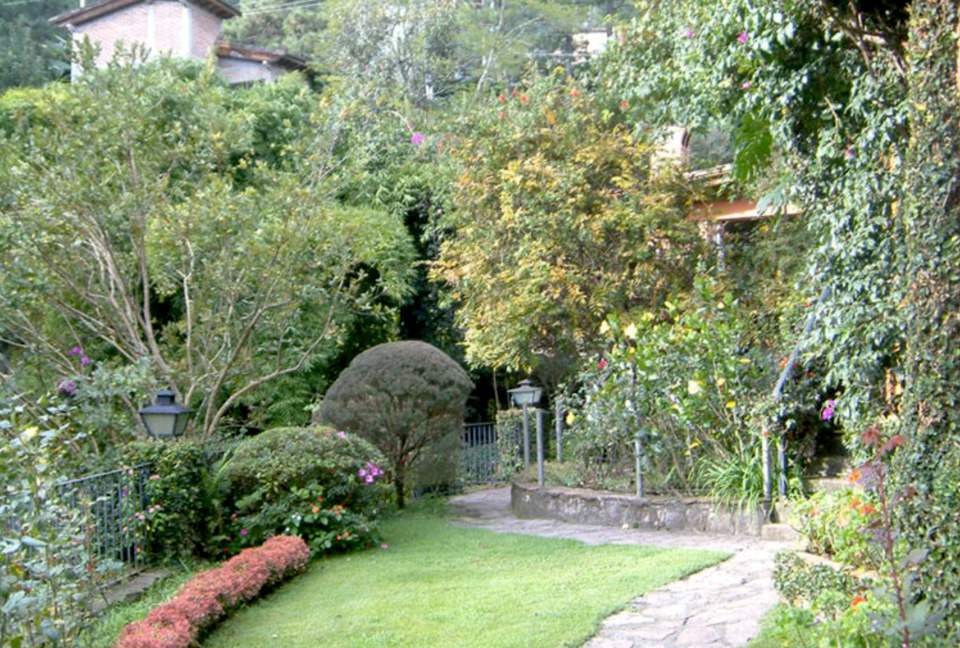 Casa de la Cascada - Lakefront & Waterfall Mexican Multifamily Retreat - Avandaro, Mexico