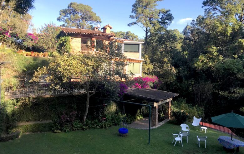 Casa de la Cascada - Lakefront & Waterfall Mexican Multifamily Retreat - Avandaro, Mexico