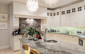 Huge 18th Century Georgian London Townhouse (R)