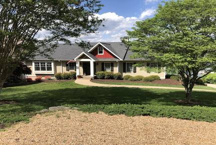 Tranquil Mountain Lake Home with Breathtaking Views - Hiawassee, Georgia