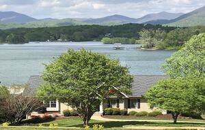 Tranquil Mountain Lake Home with Breathtaking Views - Hiawassee, Georgia