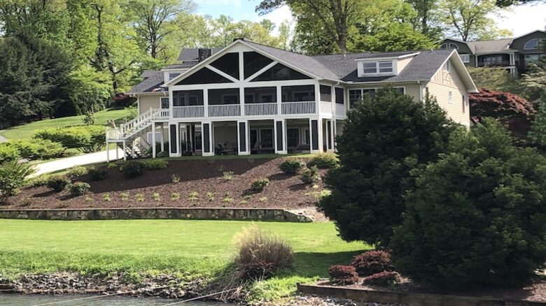 Tranquil Mountain Lake Home with Breathtaking Views - Hiawassee, Georgia