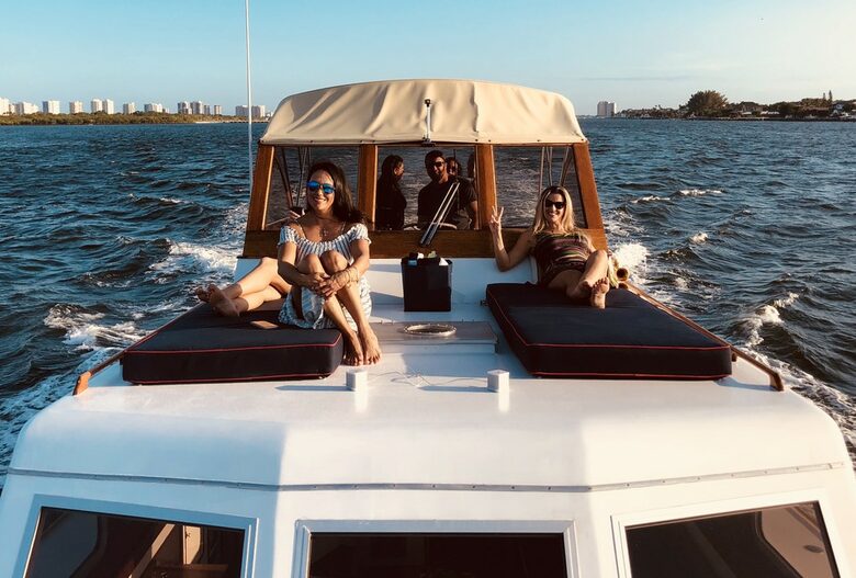 Kingfisher Luxury Yacht 50' Huckins Corinthian - 3 Day - 2 Night Weekend East Coast Cruise - Sag Harbor, New York