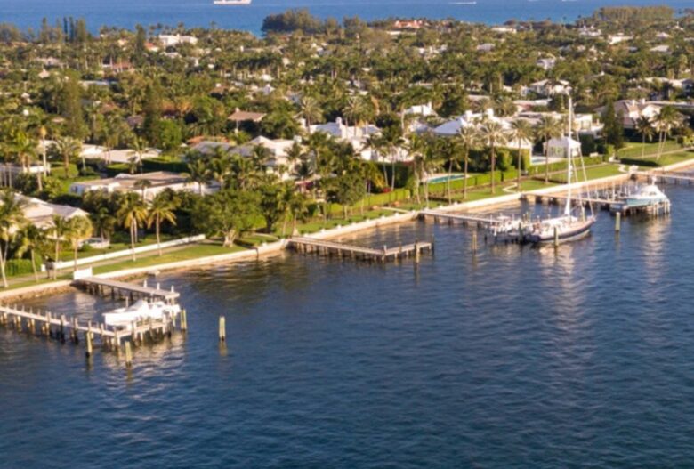 Kingfisher Luxury Yacht 50' Huckins Corinthian - 3 Day - 2 Night Weekend East Coast Cruise - Sag Harbor, New York