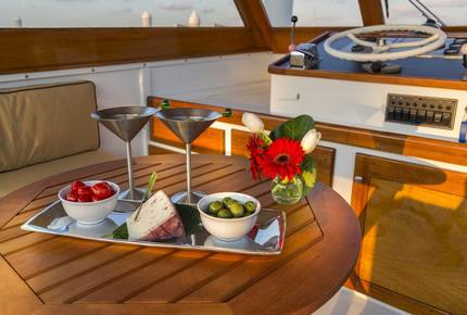 Kingfisher Luxury Yacht 50' Huckins Corinthian - 3 Day - 2 Night Weekend East Coast Cruise - Sag Harbor, New York