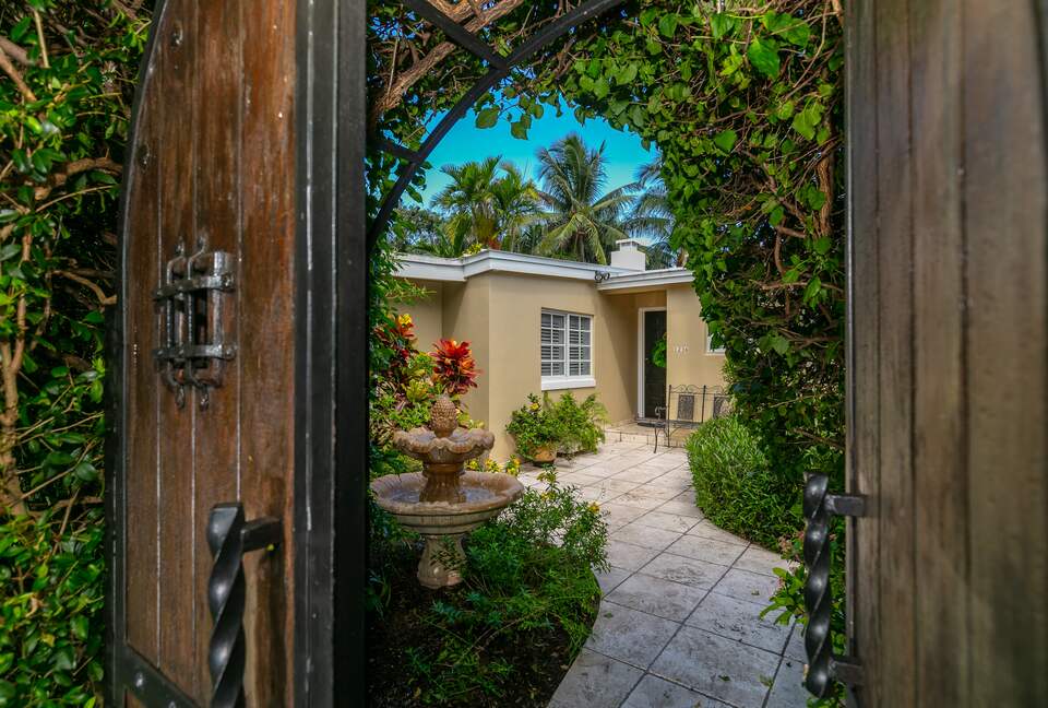 Fort Lauderdale Waterfront Villa - Ft Lauderdale, Florida