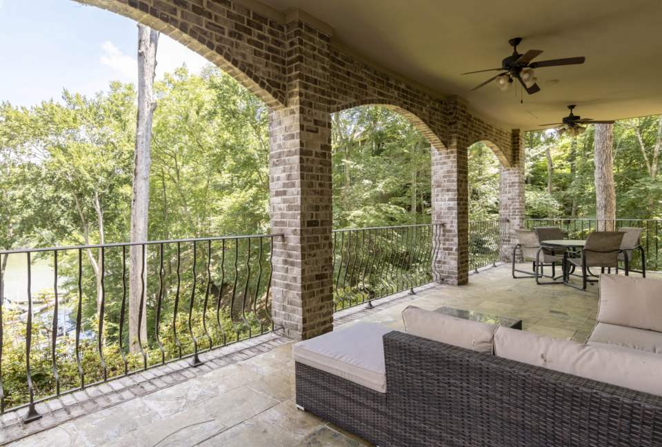 Pickwick Lakefront Luxury - Savannah, Tennessee